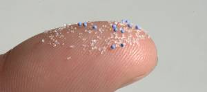Mikroplastik aus Kosmetikprodukten. Foto: Stephan Glinka